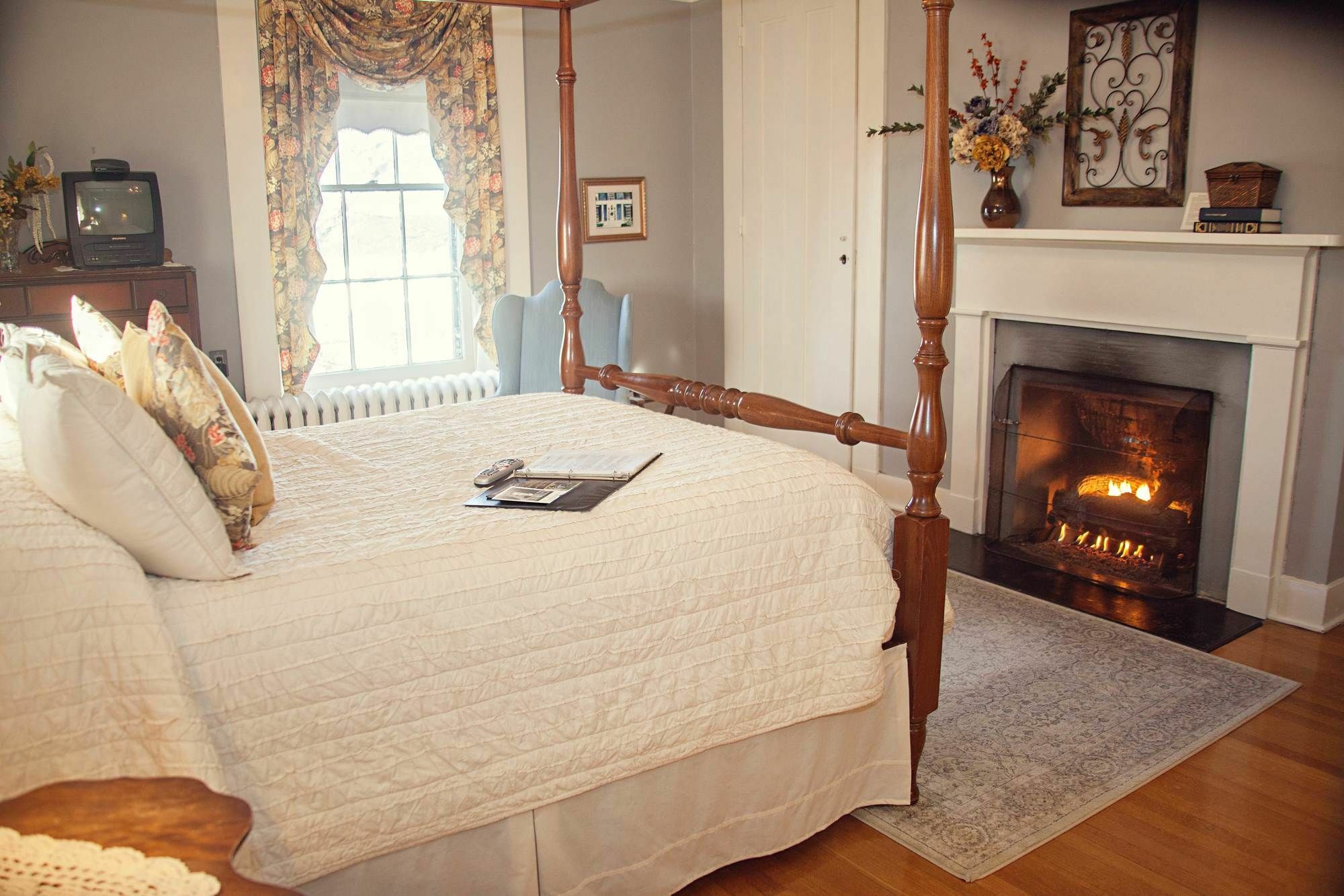 The Carriage Inn Bed And Breakfast Charles Town Eksteriør billede